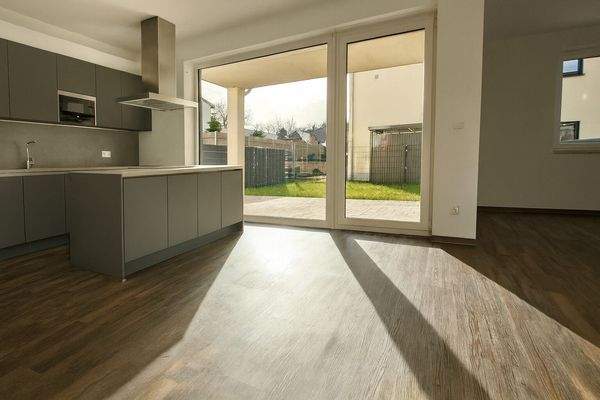 Ansicht Küche und Terrasse  (Digital bearbeitete Foto)