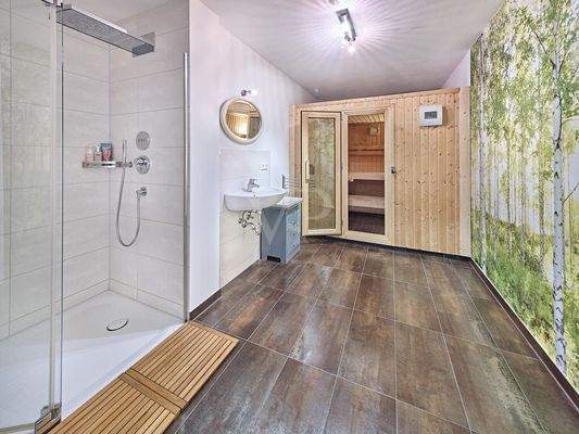 Saunabereich mit Dusche