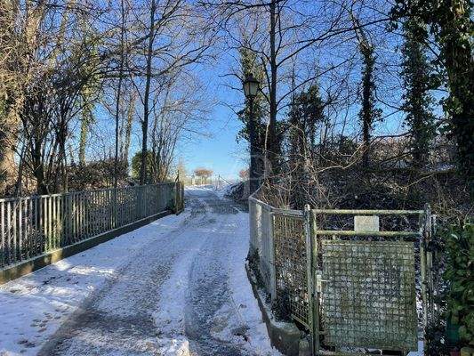 Kirdorfer Feld über Brücke