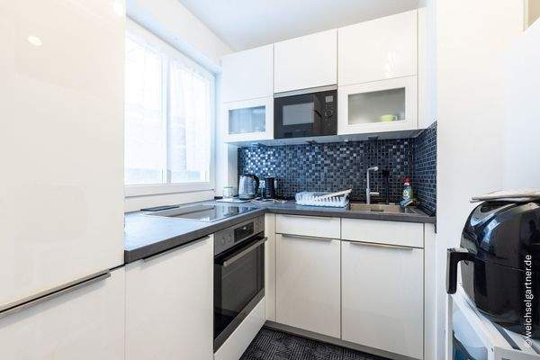 Einbauküche mit Elektrogeräten