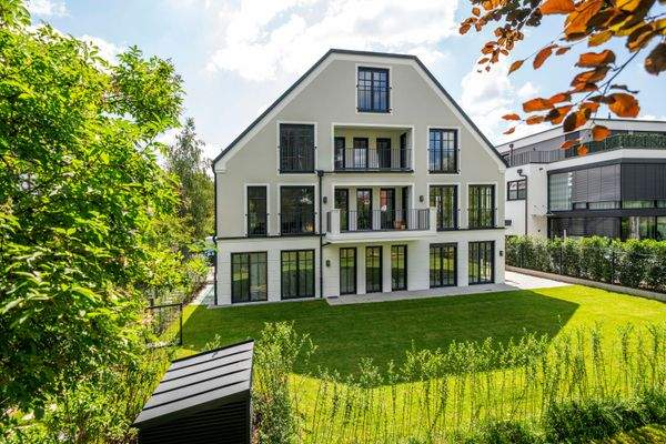 TS25 - Exterior 008.jpg