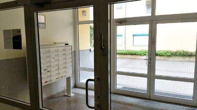 Hauseingang, modernisiert