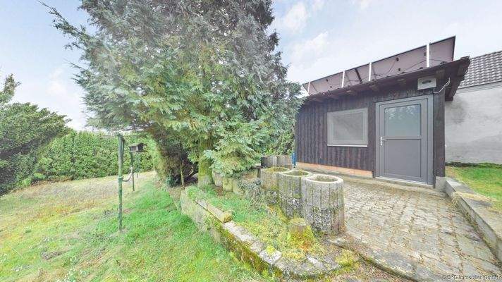 Garten mit Gartenhaus