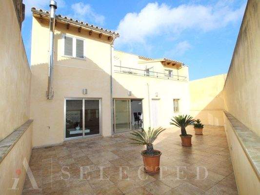 Modernes Haus zu verkaufen in Muro, Mallorca