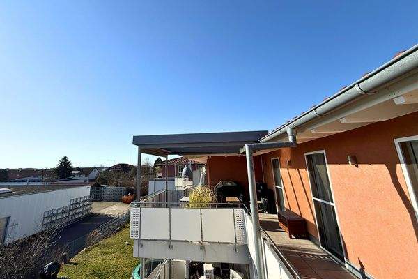 Dachterrasse mit hochwertiger Glas-Überdachung