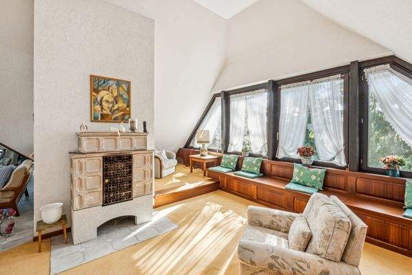 WOHNBEREICH – DECKENHÖHE BIS CA. 3,90 M