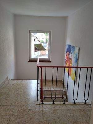 Helles/großzügiges Treppenhaus