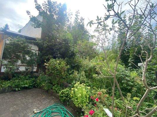 Nebengebäude an Nachbargrenze