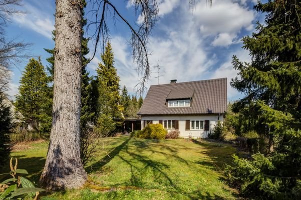 Südansicht mit Garten