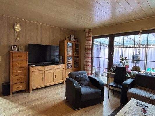 EG Wohnzimmer mit Zugang zum Wintergarten