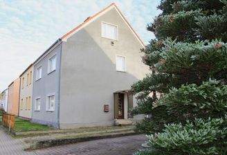 01 Straßenansicht