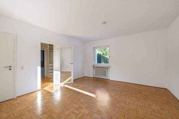 Lichtes Masterschlafzimmer 