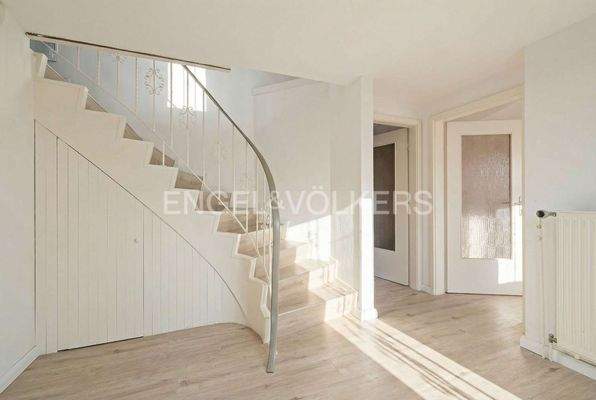 Abgang Untergeschoss(KI-optimiert)