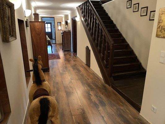 Willkommen, Flur im EG