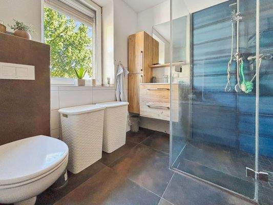 Badezimmer Ansicht 2