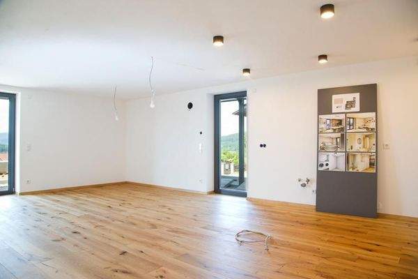 Wohn-Essbereich mit KÜche.JPG