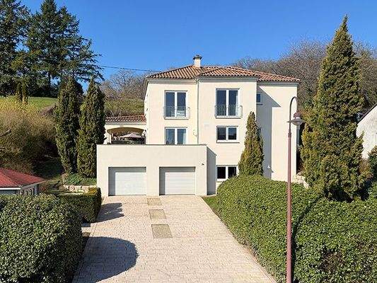 Außenansicht Straßenseite