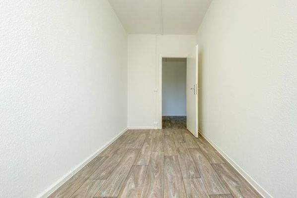 Muster Kinderzimmer_Blick zur Tür