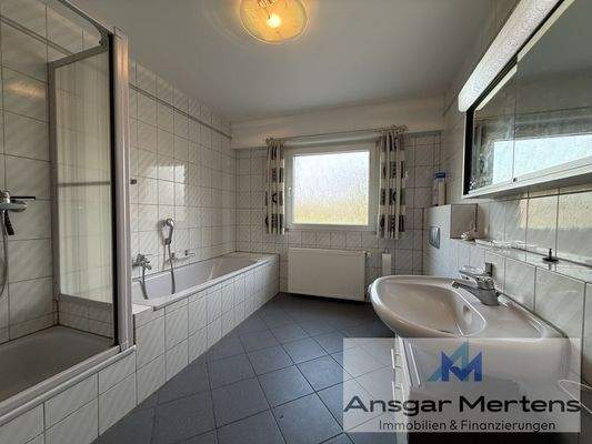 Tageslichtbadezimmer 1. Obergeschoss