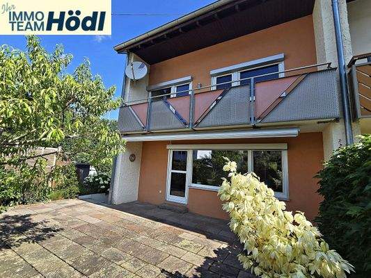 Rückansicht und Terrasse