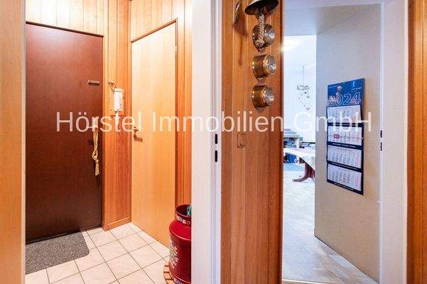 Windfang mit Abstellkammer (HWR)