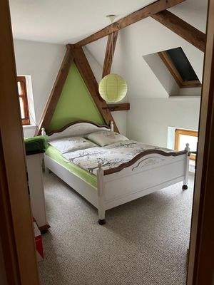 Blick in ein Zimmer im DG