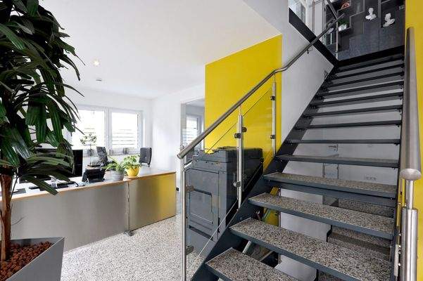 EG - Büro 1 und Aufgang