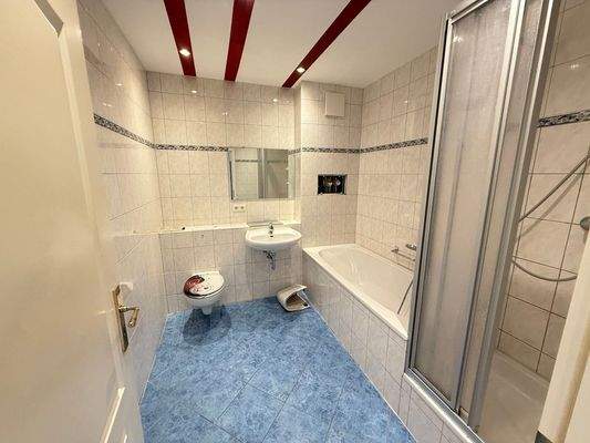 Bad (vor Sanierung!) 