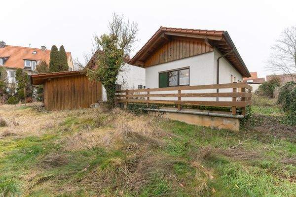 Rückansicht vom Garten zum Haus