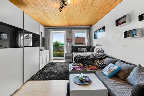 Wohnbereich mit Balkon im OG