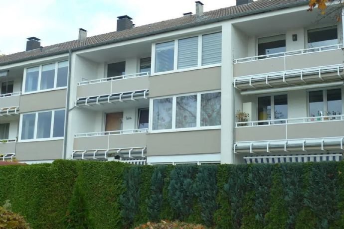 IN GRÜNER LAGE VON BONN - DUISDORF: 4-ZIMMER-WOHNUNG MIT BALKON