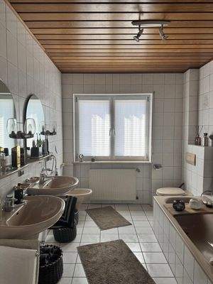 Badezimmer EG