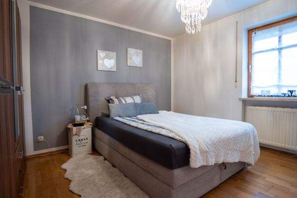 Schlafzimmer (1).jpg