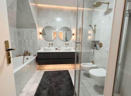 Bad im DG (KI-generierte Einrichtung)