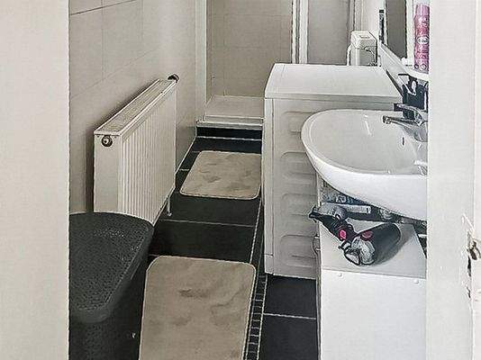 Badezimmer  EG links