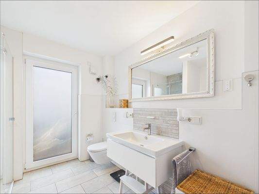 Badezimmer mit Tageslicht