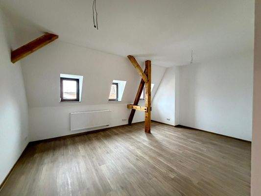 Helles Dachgeschosszimmer