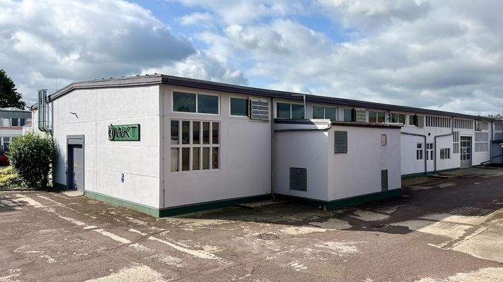 Außenansicht Produktionshalle