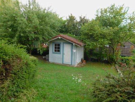 EB24 Garten m. Gartenhaus