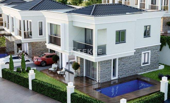 Brand-New Villas with Pools Near Daily Amenities in Aydın