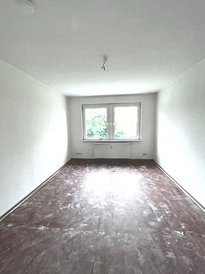 Wohn-/Schlafzimmer vor Sanierung