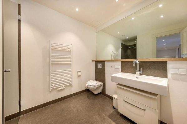 Schlafzimmer 2 mit kleiner Arbeitsecke / Büro, hoc