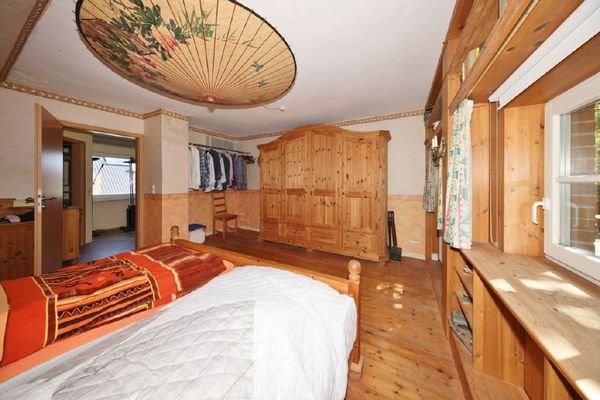 Großes Schlafzimmer