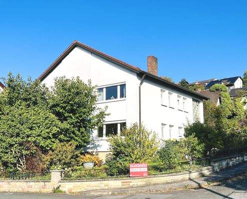 Sonnig gelegenes Grundstück in Ecklage