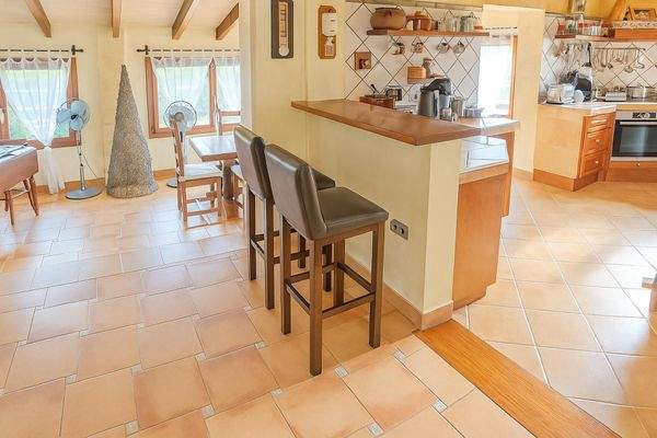 Offene Küche und Essbereich