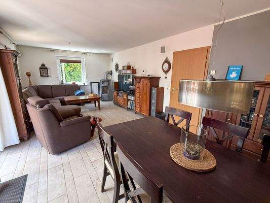 Wohnzimmer mit Essbereich