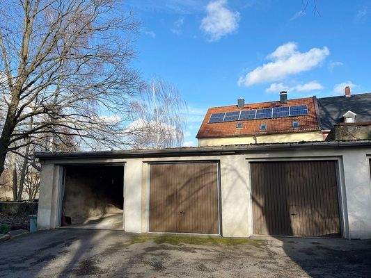 GARAGEN AUF GRUNDSTÜCK