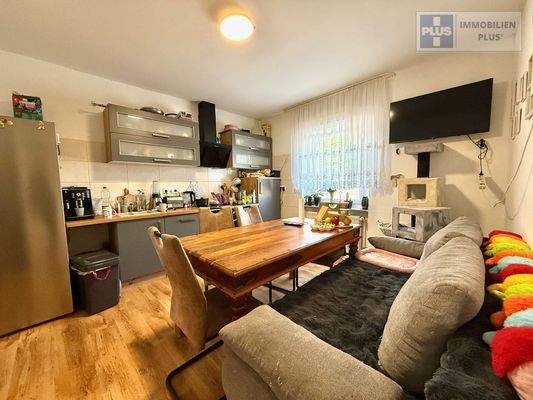 Küche mit Wohnbereich