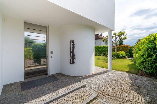 Eingang mit Chip-Türöffner