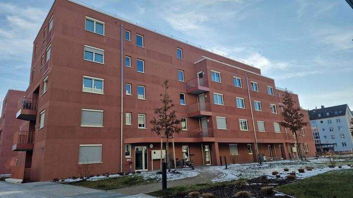 Wohnblock mit Balkonen